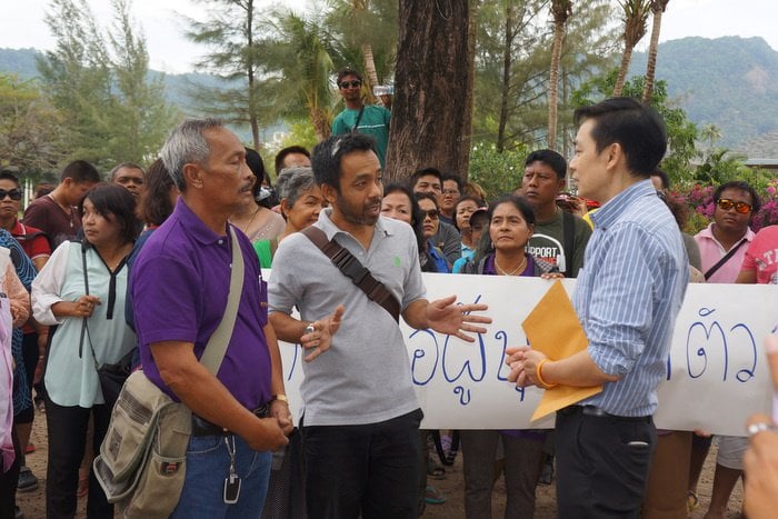 Phuket beach vendors crash land inspection