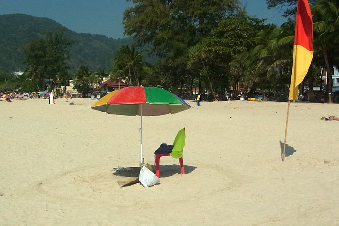 Phuket lifeguard contract in dire straits – again