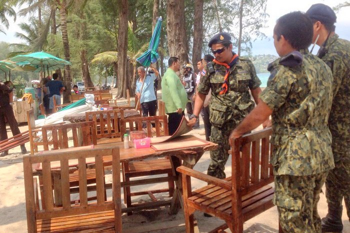 Officials clear restaurant from Phuket beach