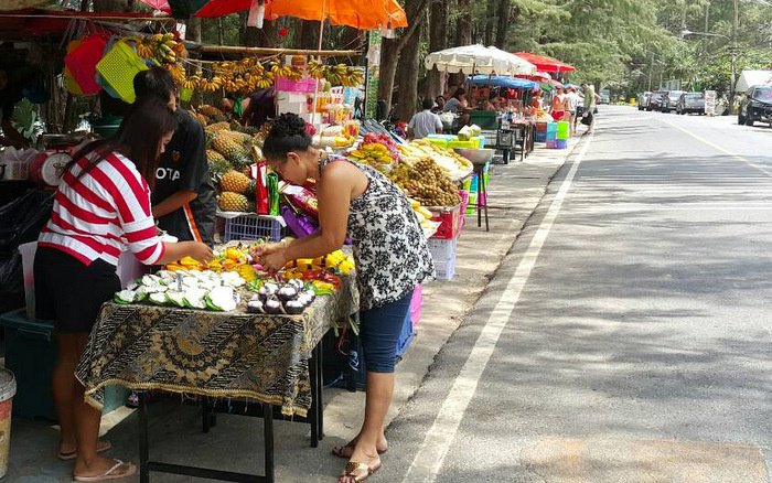 Phuket beachfront roadside vendors given eviction order