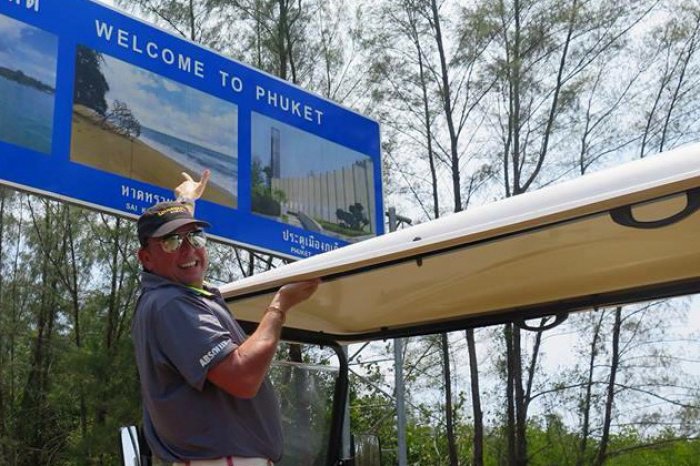 Phuket golfers set golf cart world record for charity