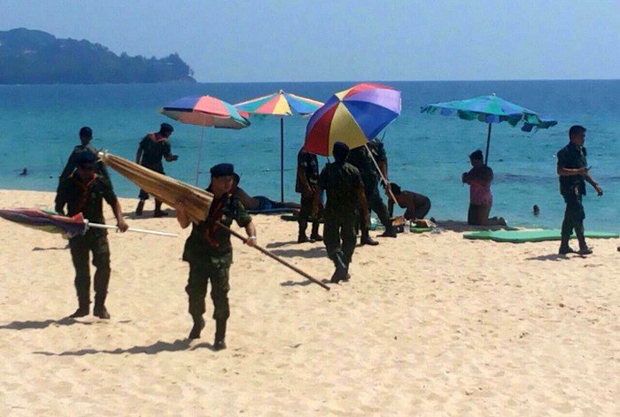 Umbrellas, sun loungers seized in Phuket beach raids