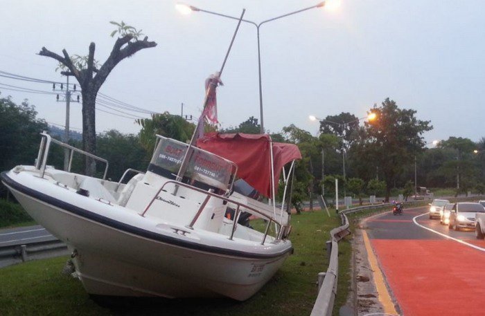 Speedboat lodges into Thalang traffic median