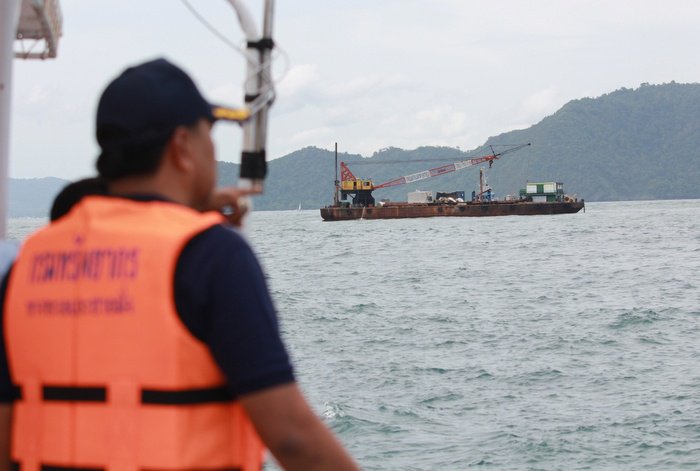 Officials fear marine life hit by wrecked cargo ship