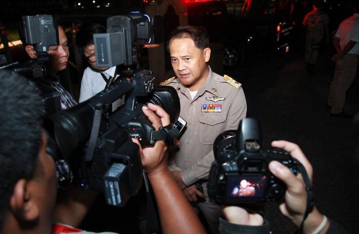 Provincial officers raid Phuket nightlife venues