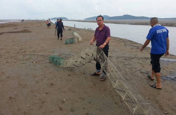 Phuket police hunt illegal fishermen