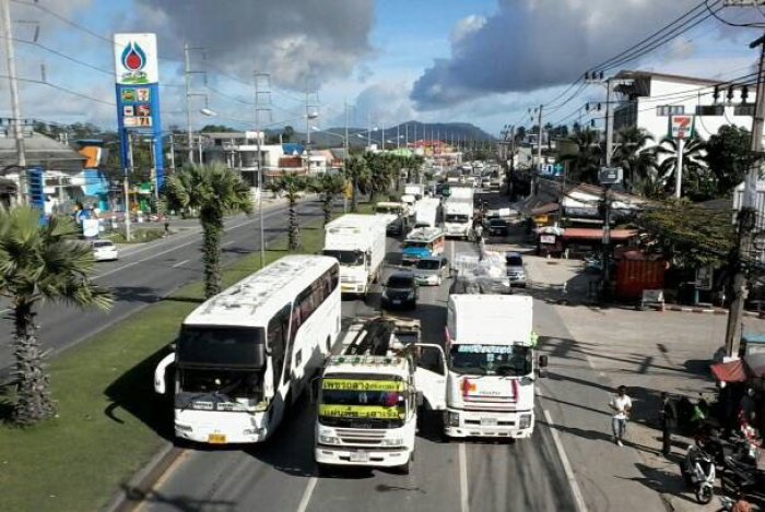 Road-raging truckers crash in Phuket