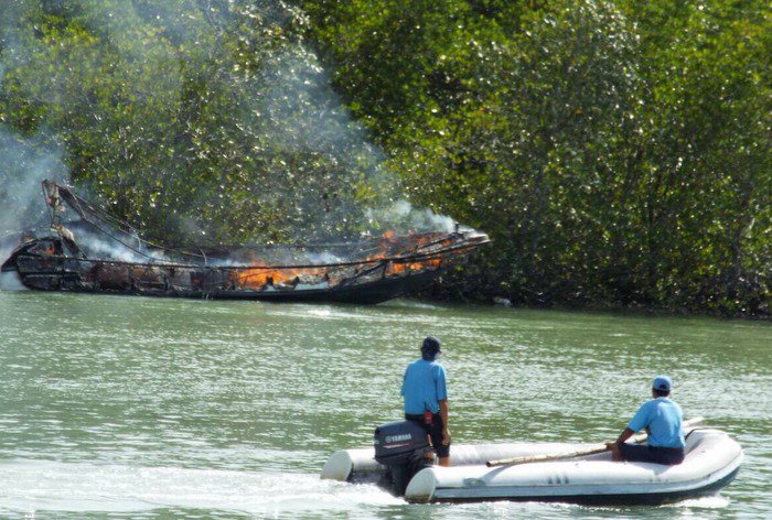 Phuket marina wishes boat-fire victims speedy recovery