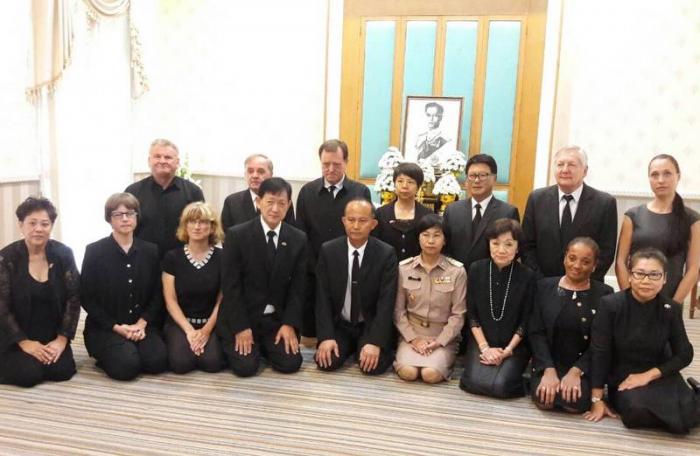 Foreign Consuls grieve for HM the King