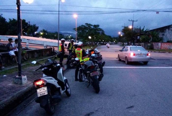 Cops nab racing teen riders