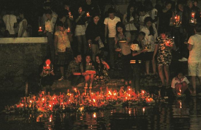 Waterways lit with thousands of lanterns for Loy Krathong