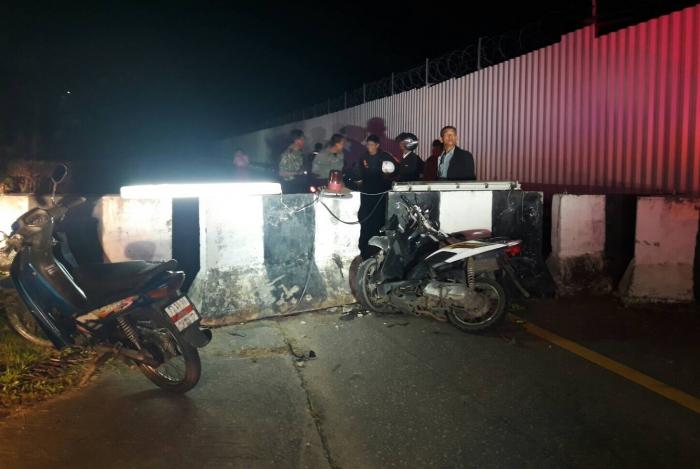 Speeding biker breaks neck in barrier crash