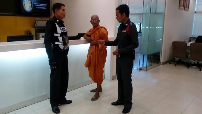 Monk demands that bank hand over missing money