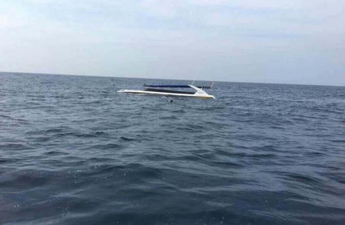 More than 5 dozen tourists saved after speedboat sinks