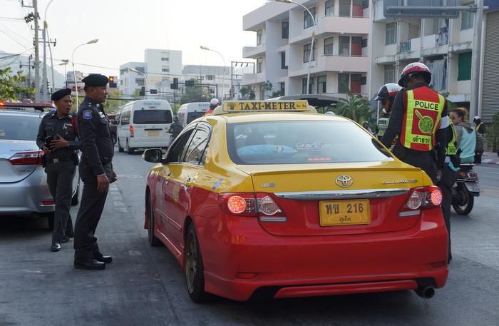 Checkpoint police nab 21 taxi drivers, most for poor dress sense