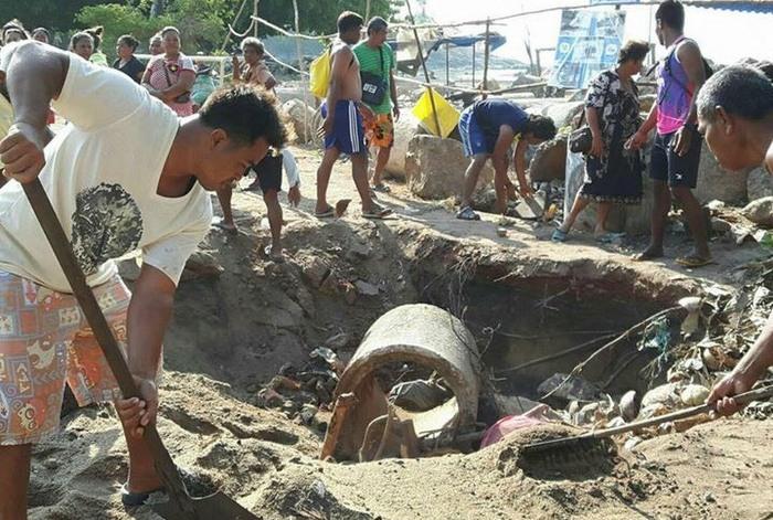 Phuket police prevent violent clash in sea gypsy property dispute