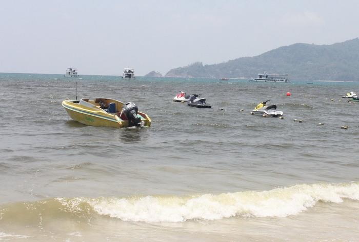 Untreated wastewater flowing into Patong Bay, allege Phuket beach operators