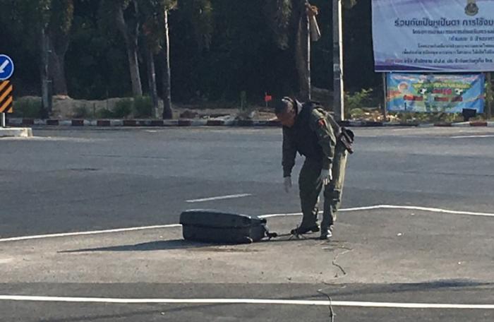 Phuket bomb squad called to Daorung Intersection