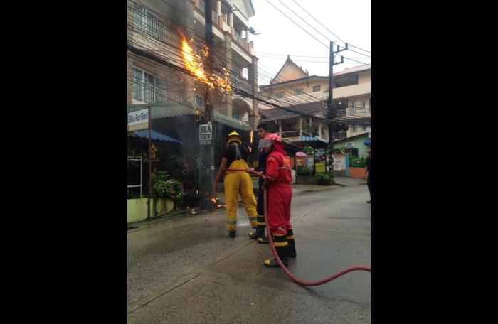 Power cable mysteriously bursts into flames in Patong