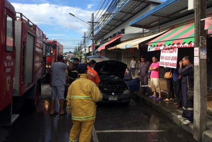 Car bursts into flames in Phuket Town