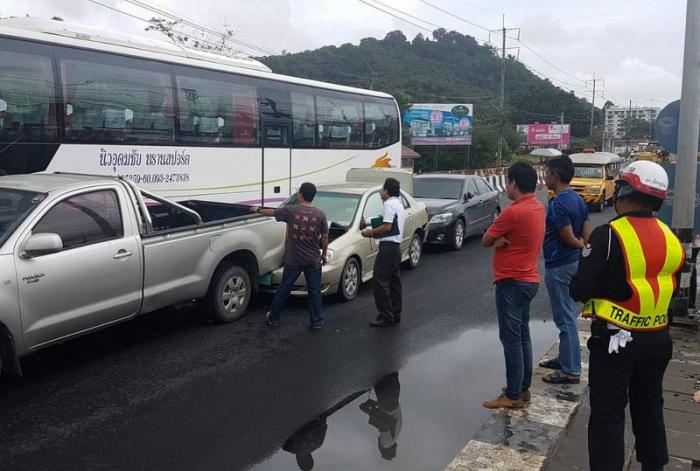 Underpass closure results in traffic nightmare