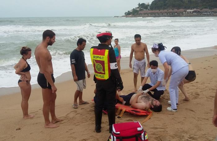 Samui expats rescue tourists from drowning