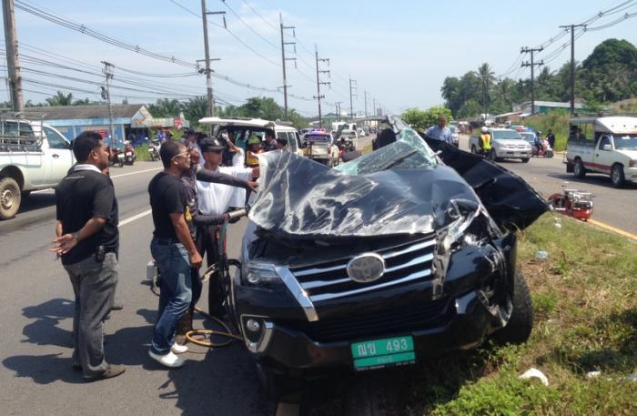 French tourists, taxi driver killed in crash with 10-wheel-truck