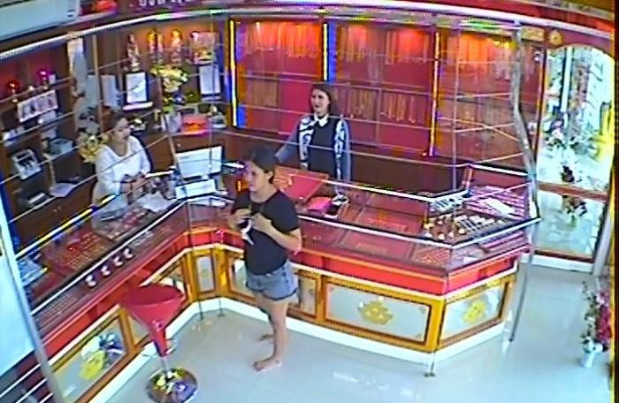 Wanted: Phuket gold thief robs two jewelry stores