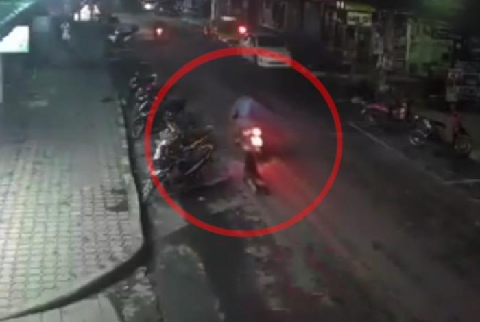 Video: Two arrested for dragging woman behind motorbike during botched robbery attempt