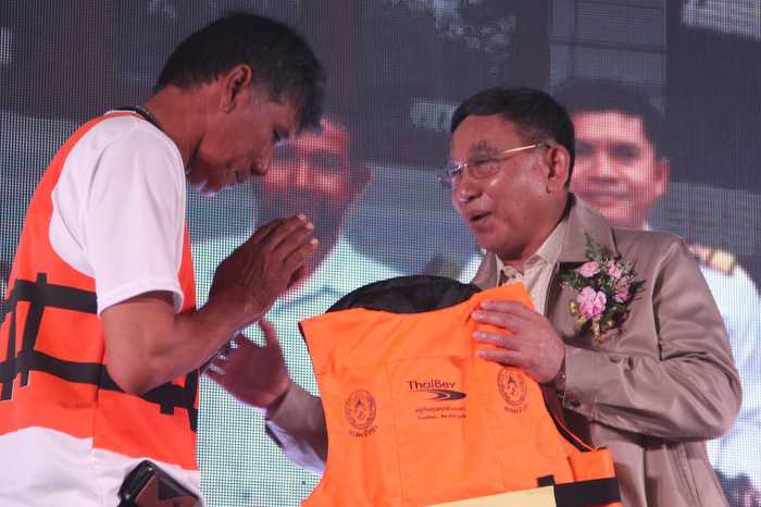 Video Report: Free life-jacket exchange to float Phuket water safety