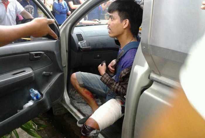 Video Report: Machete-wielding man attempts to publicly slay traffic cop in Krabi