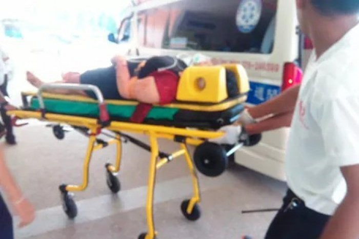 Tourist slashes own throat at Phuket resort