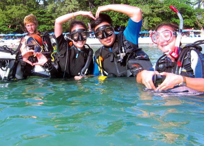 Army stormed Phuket before coup, for diving