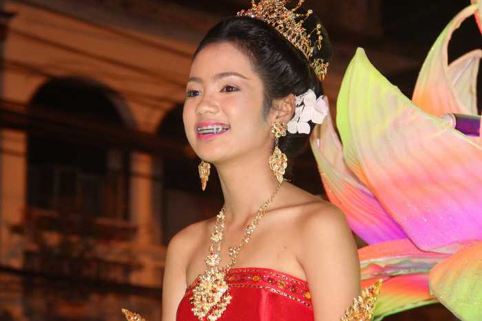 Phuket celebrates Loy Krathong in full splendor