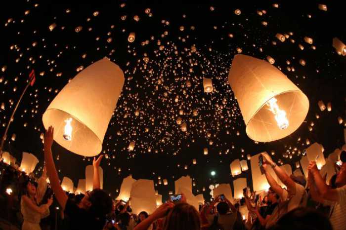 Bangkok bans airborne lanterns for Loy Krathong