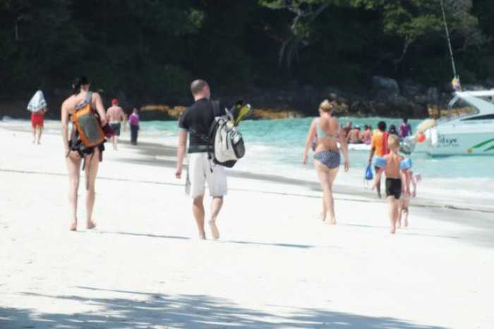 Tourists warned of storm dangers as Similans closed