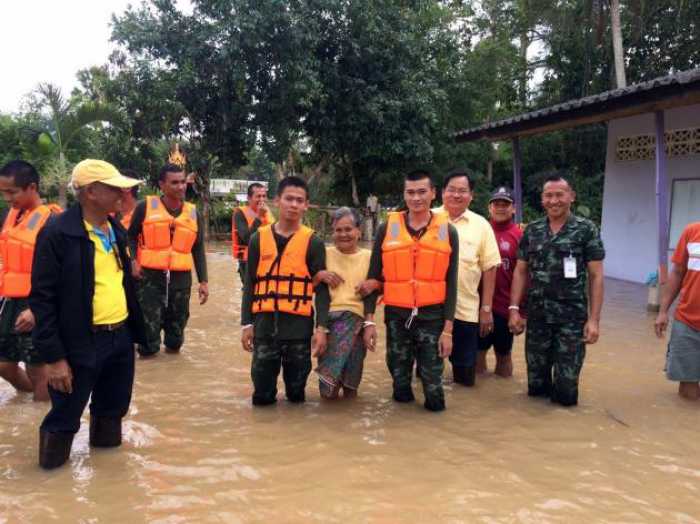 Fishermen rescued off Trang as boat capsizes in heavy seas