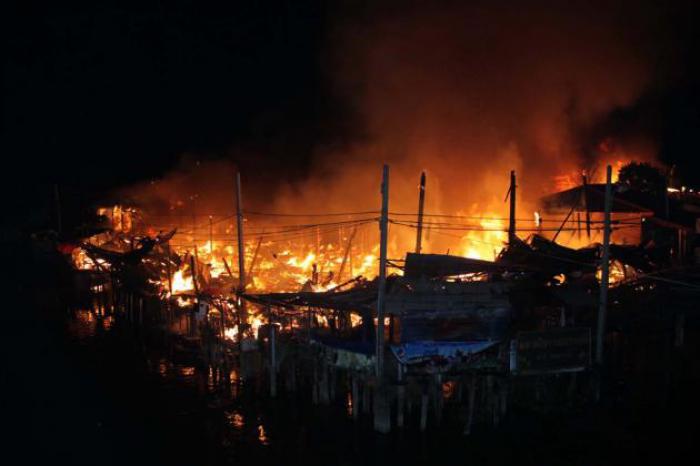 Fire razes 150-year-old market, 50 homes destroyed