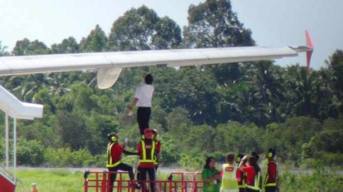 Bird strike grounds Air Asia flight in Nakhon Si Thammarat