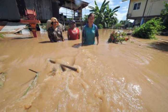 Sukhothai and Ayutthaya hit hard by floods