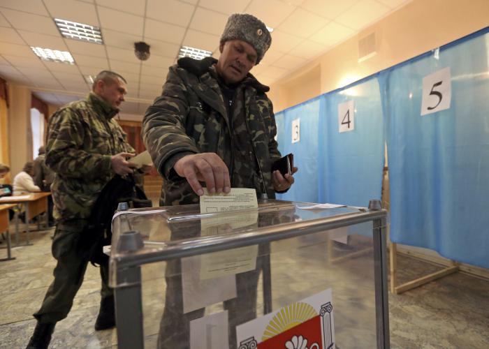 Phuket Gazette World News: Crimeans vote over 90 percent to quit Ukraine for Russia