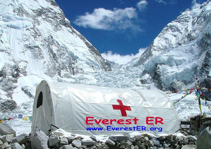 Phuket Gazette World News: At least nine Nepali guides killed in Everest avalanche