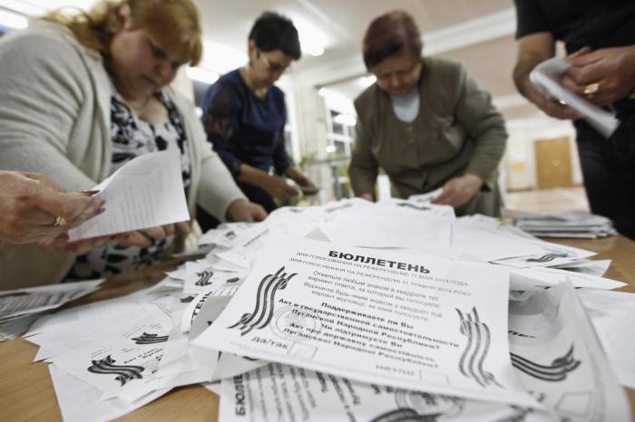 Rebels declare victory in east Ukraine vote on self-rule