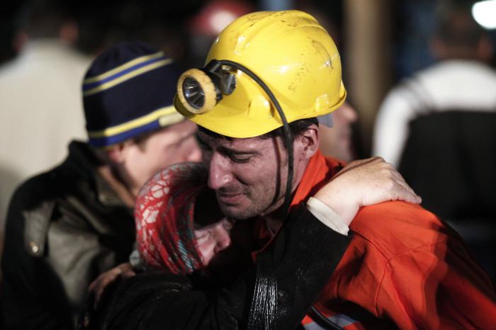 Turkey in mourning after 274 die in mine disaster