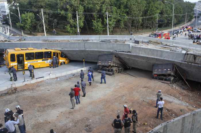 Overpass collapses in World Cup city, crushes vehicles