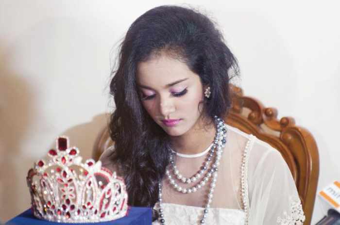 Myanmar beauty queen wants apology before returning crown