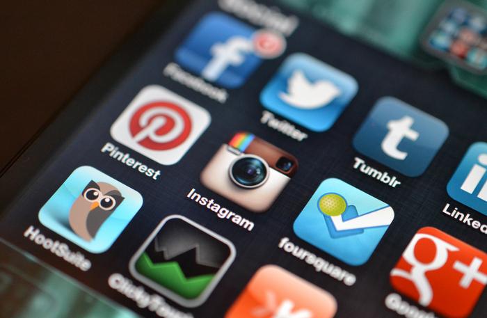 Business Buzz: Social media year in review