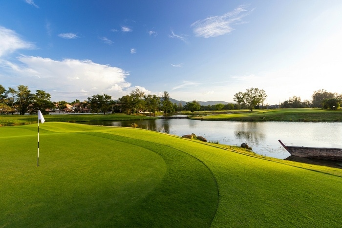 Golfers flock to Laguna