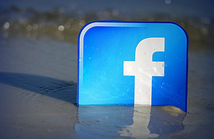 Business Buzz: Facebook hits billion in one day