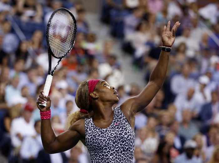 Serena crushes Pennetta to reach Open semi-final